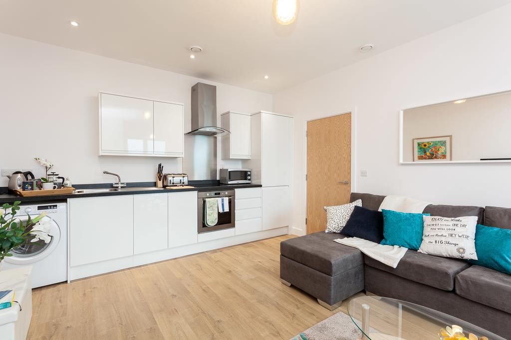 Self-Contained Town Centre One Bedroom Apartments By Helmswood Serviced Apartments Redhill (Surrey) Exterior foto