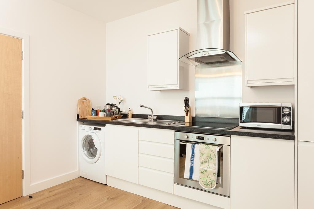 Self-Contained Town Centre One Bedroom Apartments By Helmswood Serviced Apartments Redhill (Surrey) Exterior foto