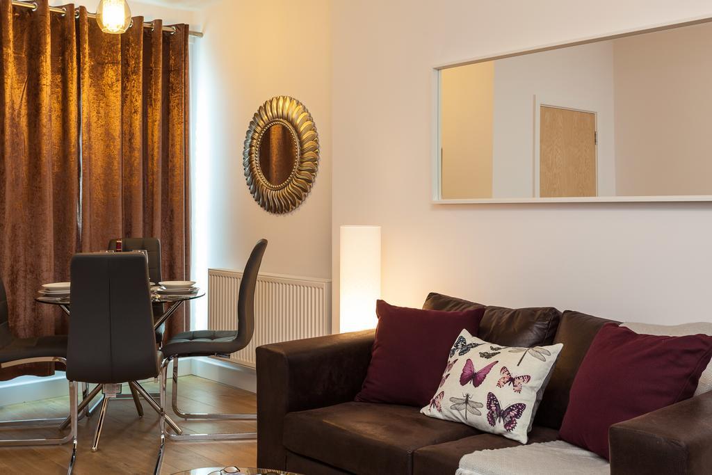 Self-Contained Town Centre One Bedroom Apartments By Helmswood Serviced Apartments Redhill (Surrey) Exterior foto