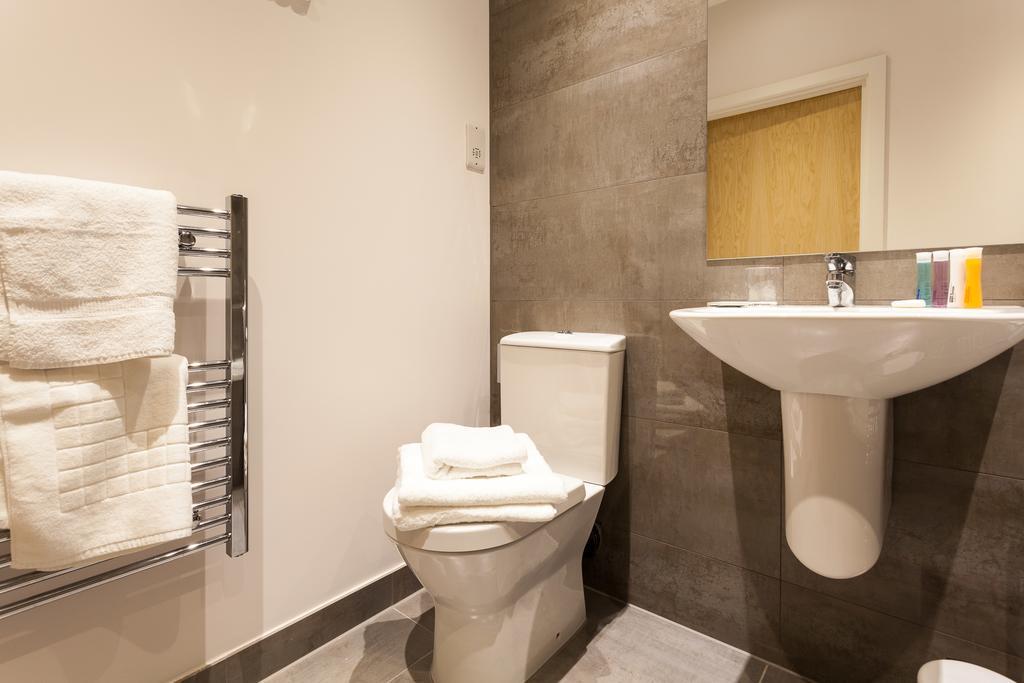 Self-Contained Town Centre One Bedroom Apartments By Helmswood Serviced Apartments Redhill (Surrey) Exterior foto