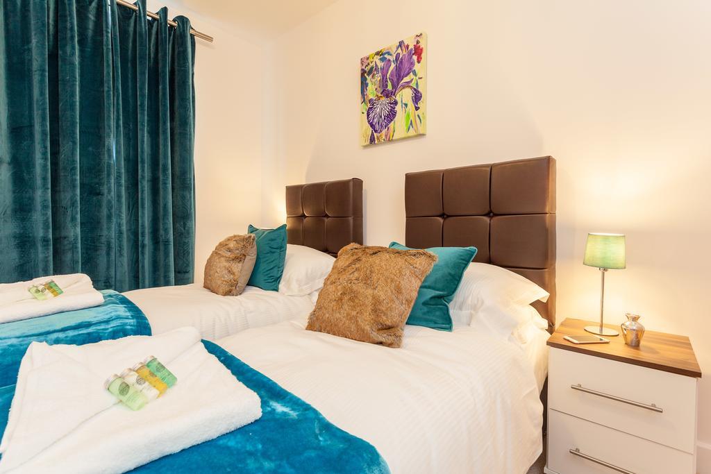 Self-Contained Town Centre One Bedroom Apartments By Helmswood Serviced Apartments Redhill (Surrey) Exterior foto