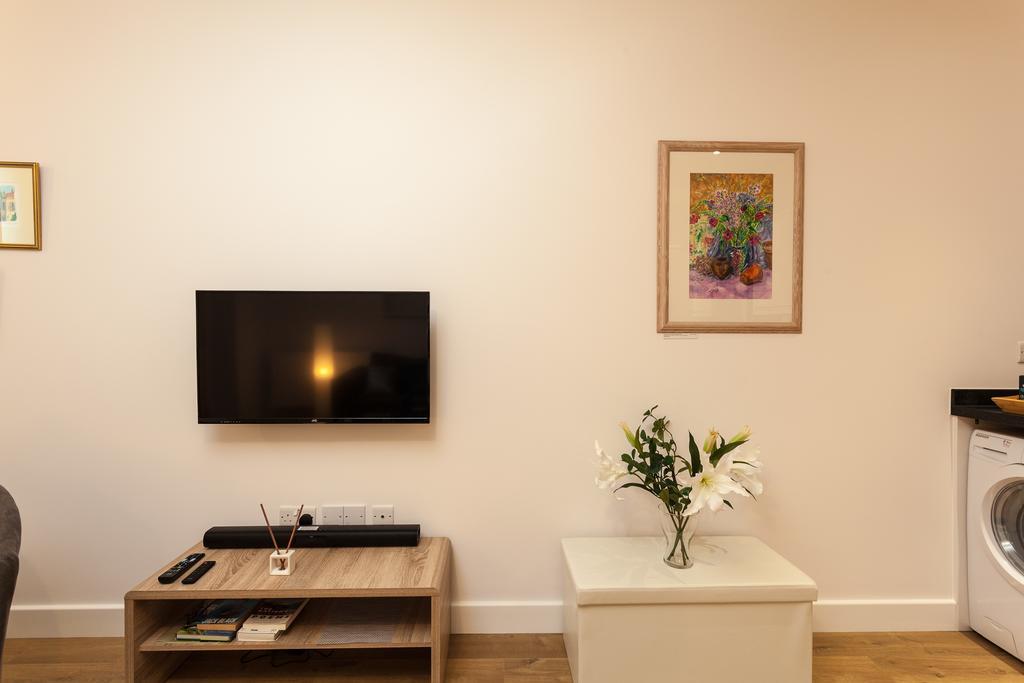 Self-Contained Town Centre One Bedroom Apartments By Helmswood Serviced Apartments Redhill (Surrey) Exterior foto