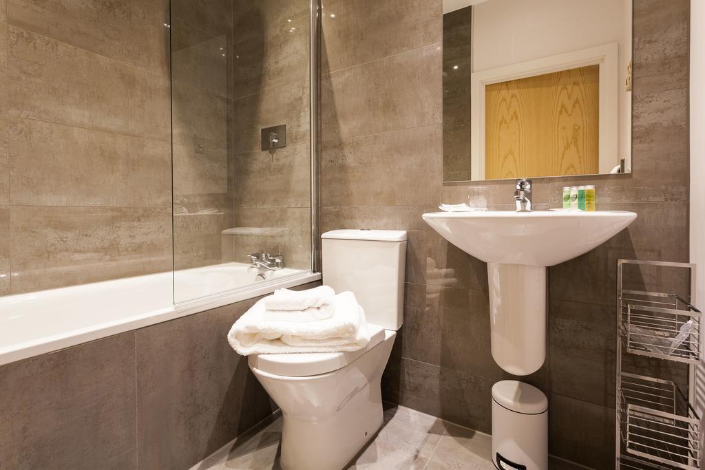 Self-Contained Town Centre One Bedroom Apartments By Helmswood Serviced Apartments Redhill (Surrey) Exterior foto