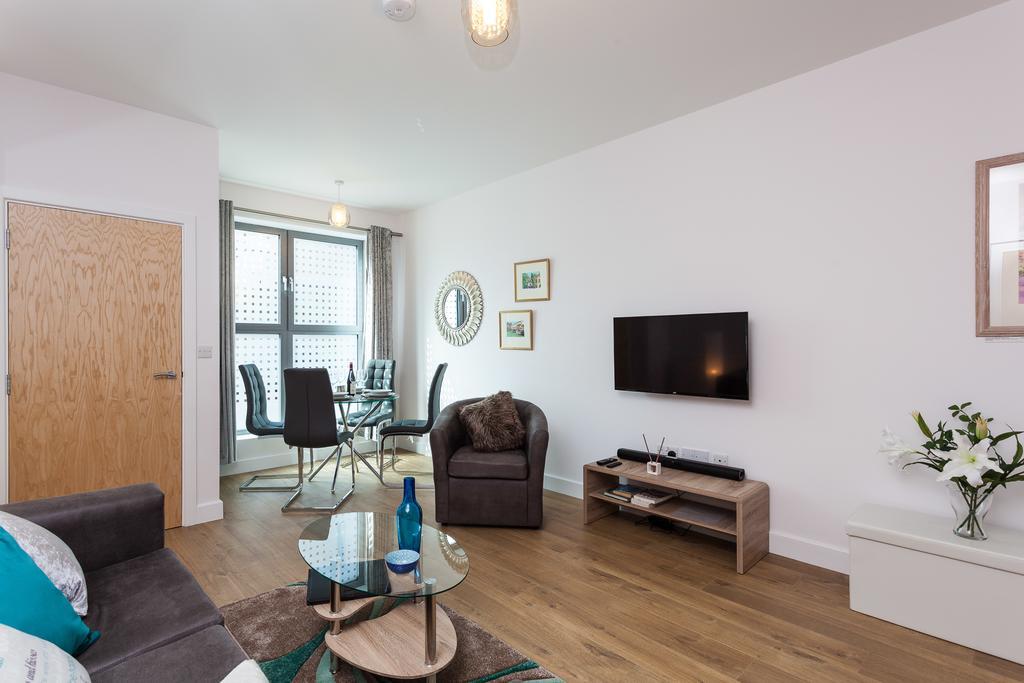 Self-Contained Town Centre One Bedroom Apartments By Helmswood Serviced Apartments Redhill (Surrey) Exterior foto