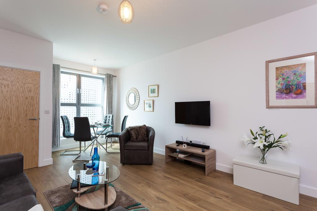 Self-Contained Town Centre One Bedroom Apartments By Helmswood Serviced Apartments Redhill (Surrey) Exterior foto