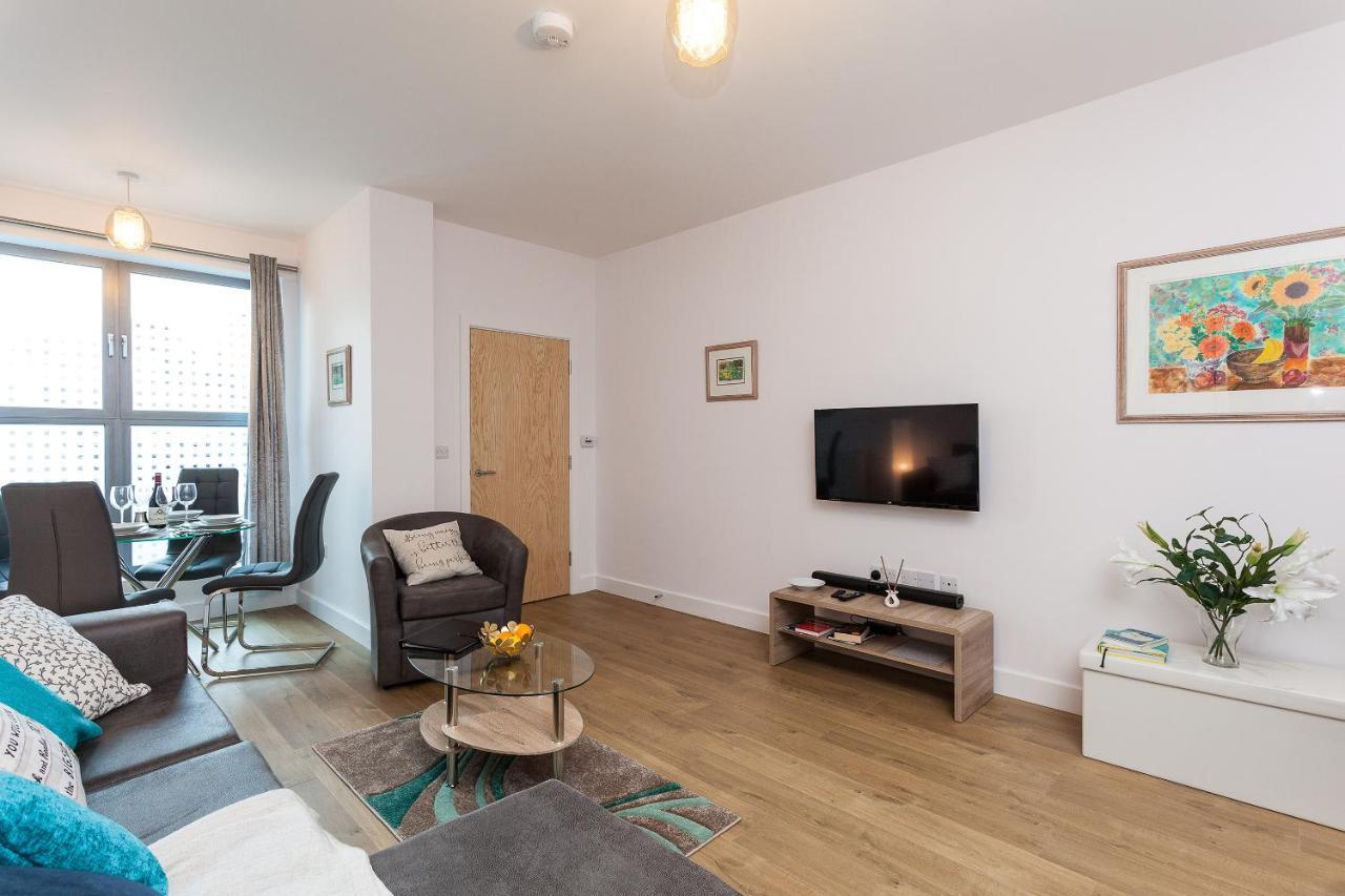 Self-Contained Town Centre One Bedroom Apartments By Helmswood Serviced Apartments Redhill (Surrey) Exterior foto
